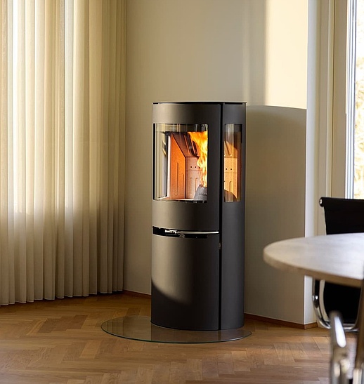 Växla mellan ved och pellets med Aduro H1 pelletskamin